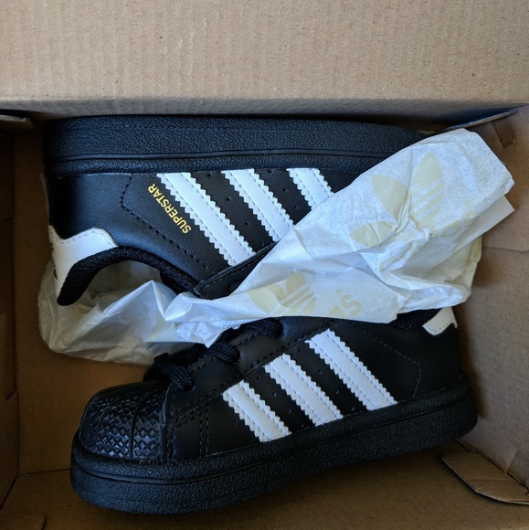 le adidas superstar poshmark nero le adidas superstar poshmark nero